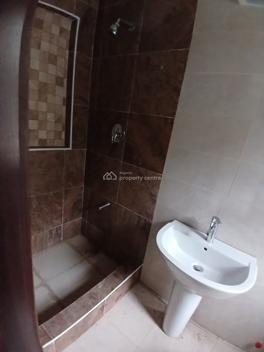 Well Renovated 4 Bedroom Terrace Duplex with 1room Bq, Guzape Abuja Diplomatic Zone, Guzape District, Abuja, Terraced Duplex for Rent