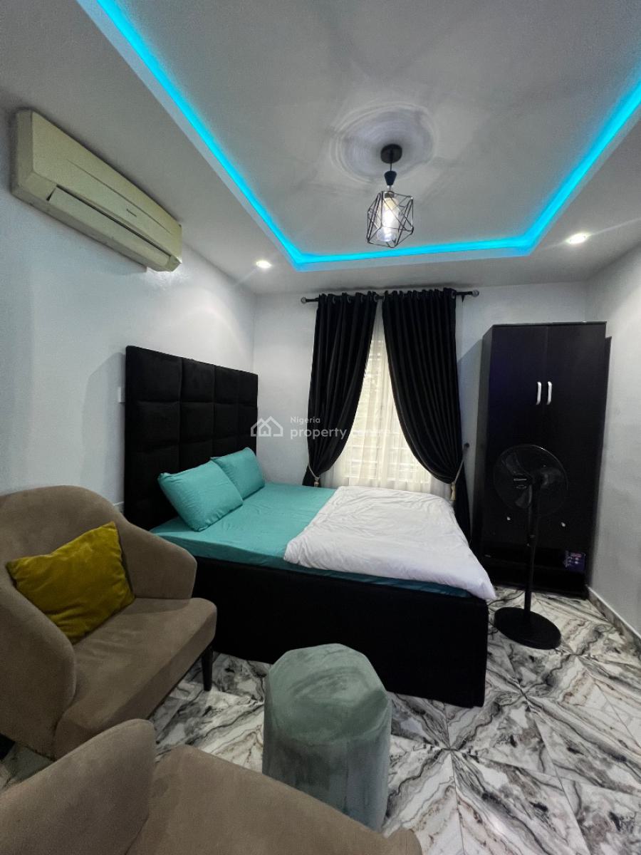 Well Furnished Spacious Studio Apartment, Jibowu, Yaba, Lagos, Self Contain (single Rooms) Short Let