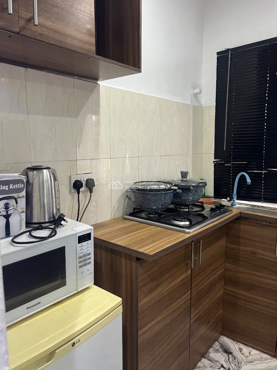 Well Furnished Spacious Studio Apartment, Jibowu, Yaba, Lagos, Self Contain (single Rooms) Short Let