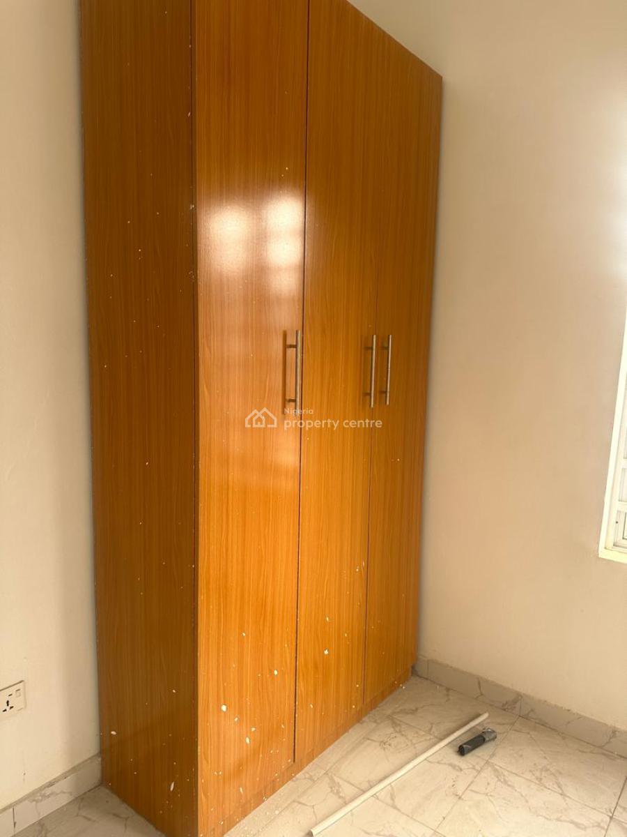 Rooms in a Shared Apartment, Mobile Road, Ilaje, Ajah, Lagos, Flat / Apartment for Rent