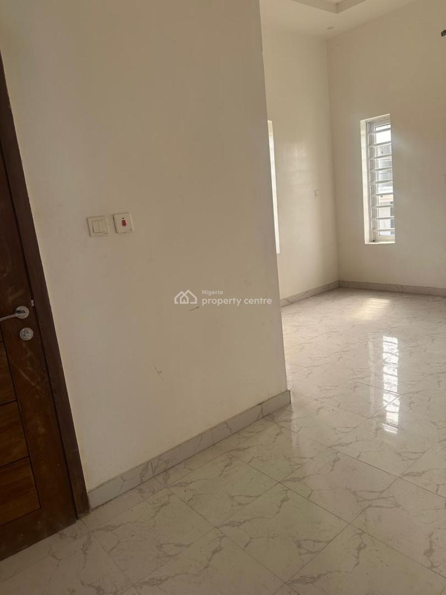 Rooms in a Shared Apartment, Mobile Road, Ilaje, Ajah, Lagos, Flat / Apartment for Rent