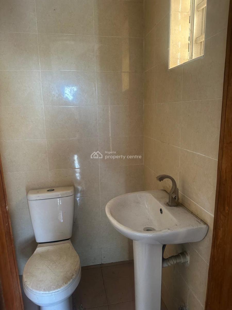Rooms in a Shared Apartment, Mobile Road, Ilaje, Ajah, Lagos, Flat / Apartment for Rent