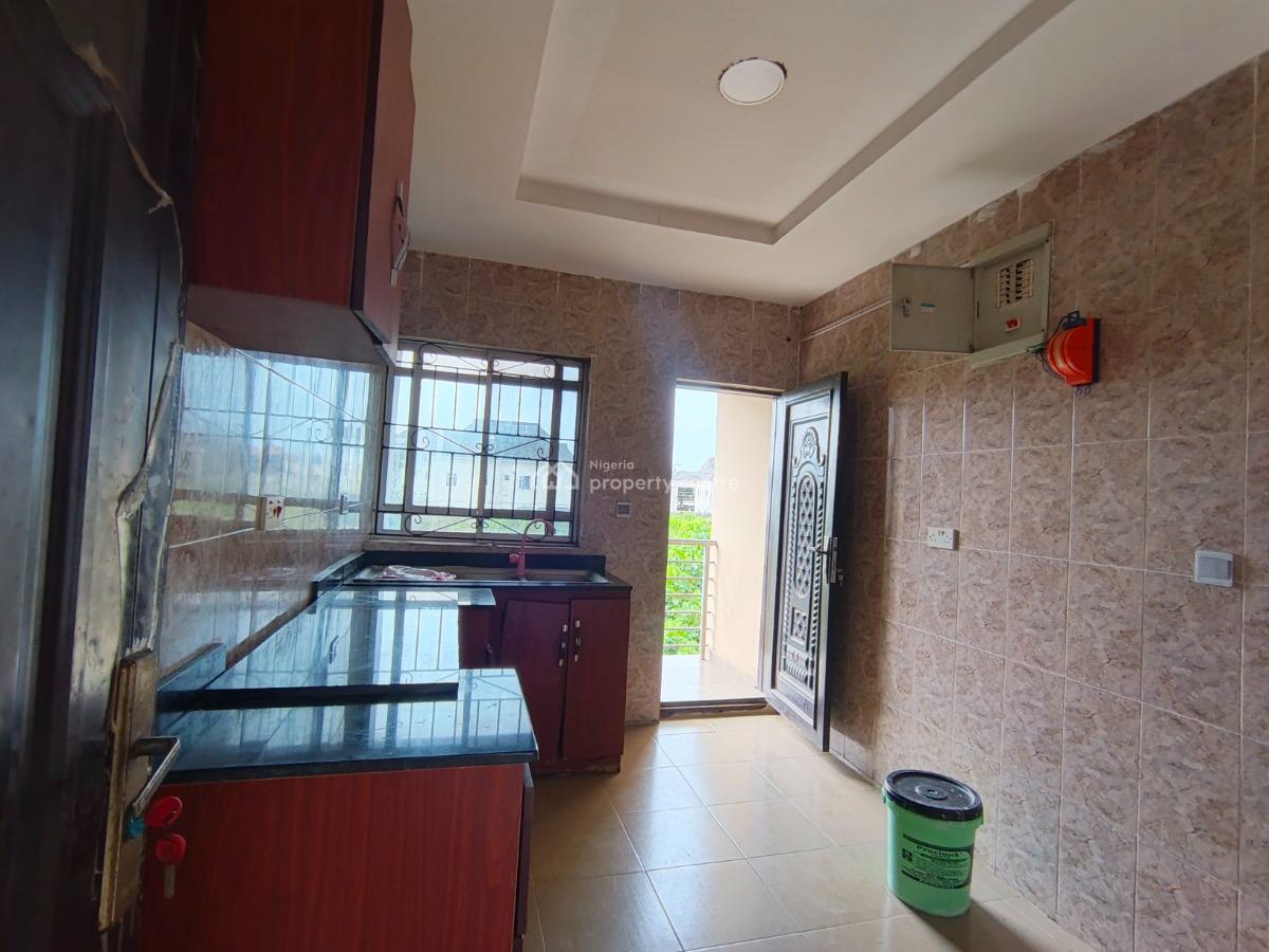 2 Bedroom Flat, Ebute Igbogbo Road, Ebute, Ikorodu, Lagos, Flat / Apartment for Rent