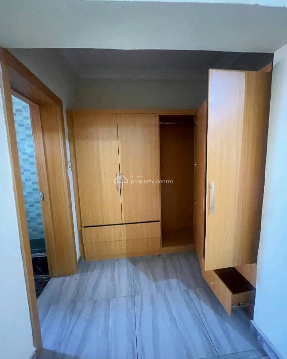 Partially Furnished 4 Bedroom Apartment Service, Chisco Ikate, Ikate, Lekki, Lagos, Flat / Apartment for Rent