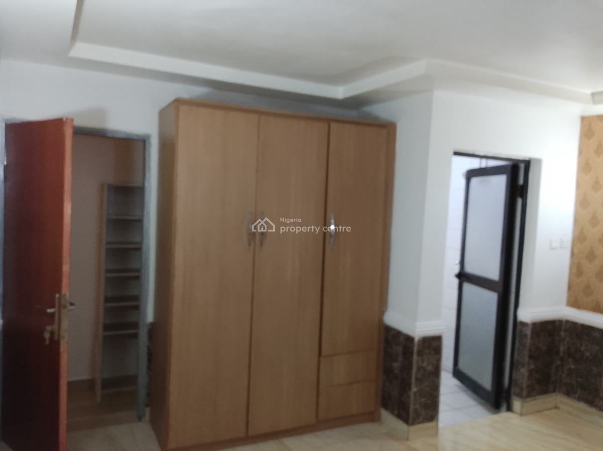 an Affordable Massive Luxury House, Guzape Community, Guzape District, Abuja, Detached Bungalow for Rent