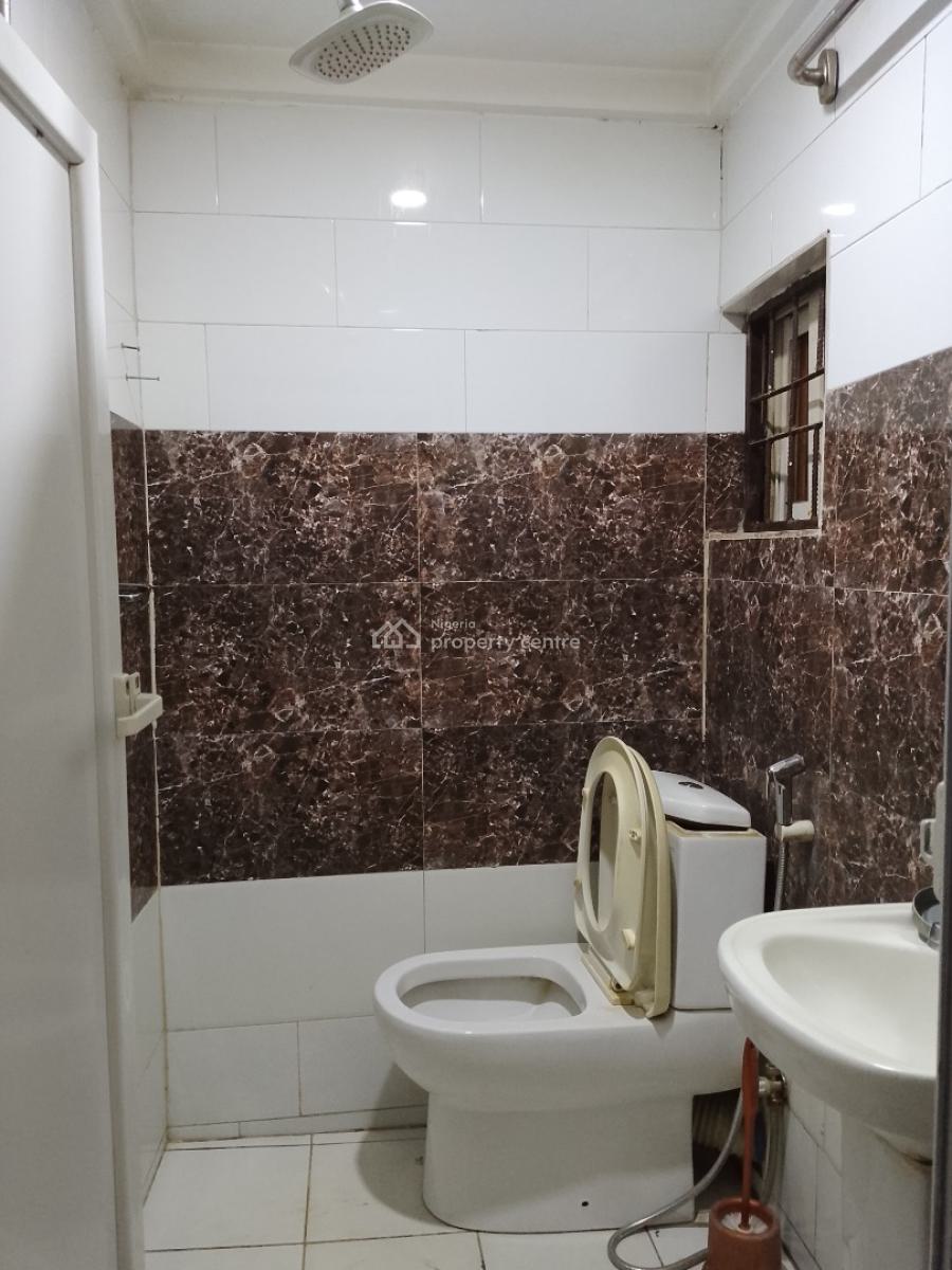 an Affordable Massive Luxury House, Guzape Community, Guzape District, Abuja, Detached Bungalow for Rent