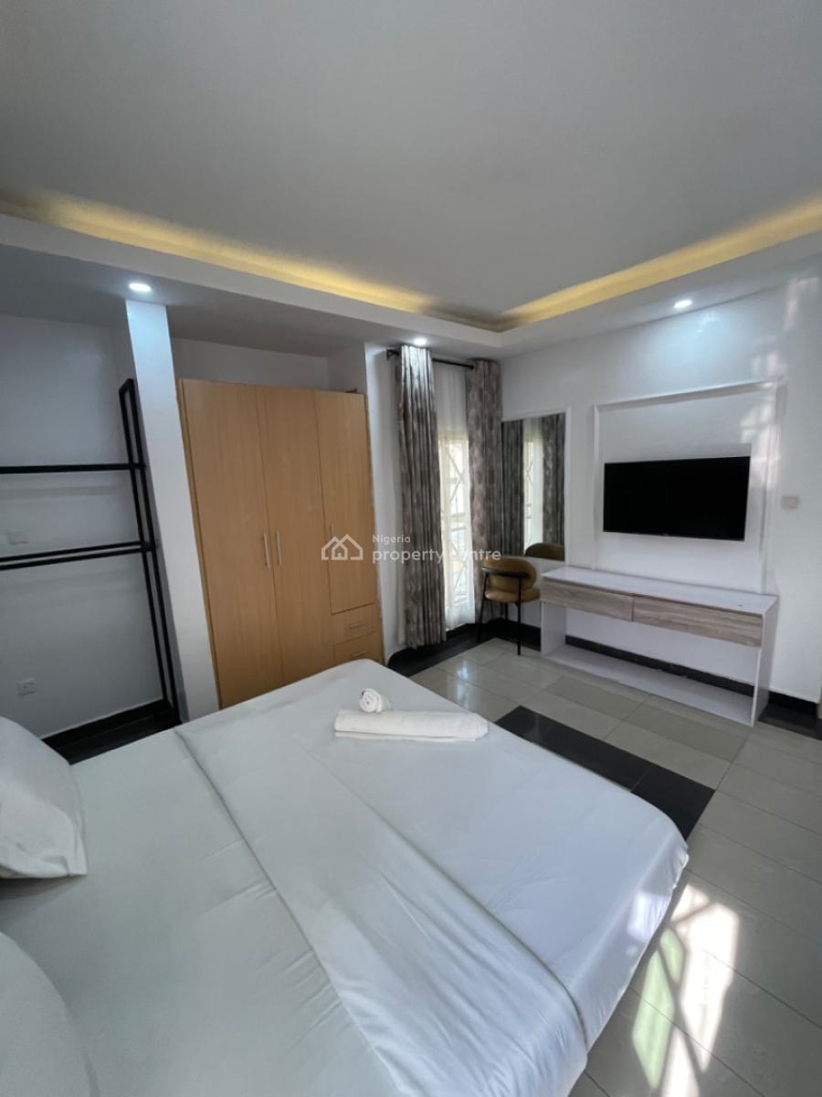 Luxury One   Apartment with Snooker Board & Swimming Pool, V.i, Victoria Island (vi), Lagos, Flat / Apartment Short Let