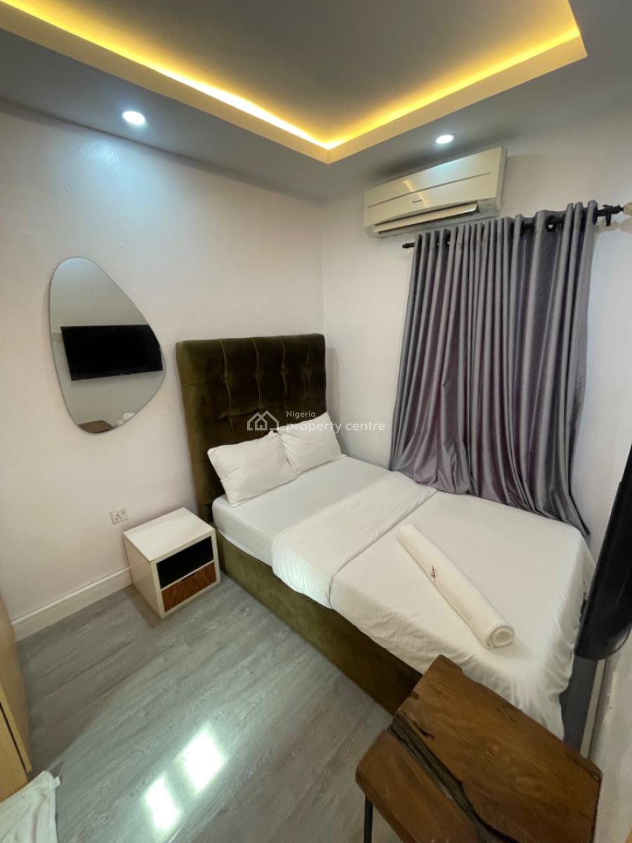 Luxury (studio) Apartment with Snooker Board & Swimming Pool, V.i, Oniru, Victoria Island (vi), Lagos, Flat / Apartment Short Let