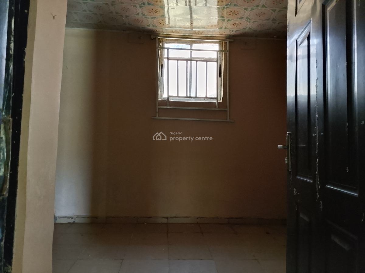 Affordable Massive House, Kobi Makaranta District, Guzape District, Abuja, Detached Bungalow for Rent