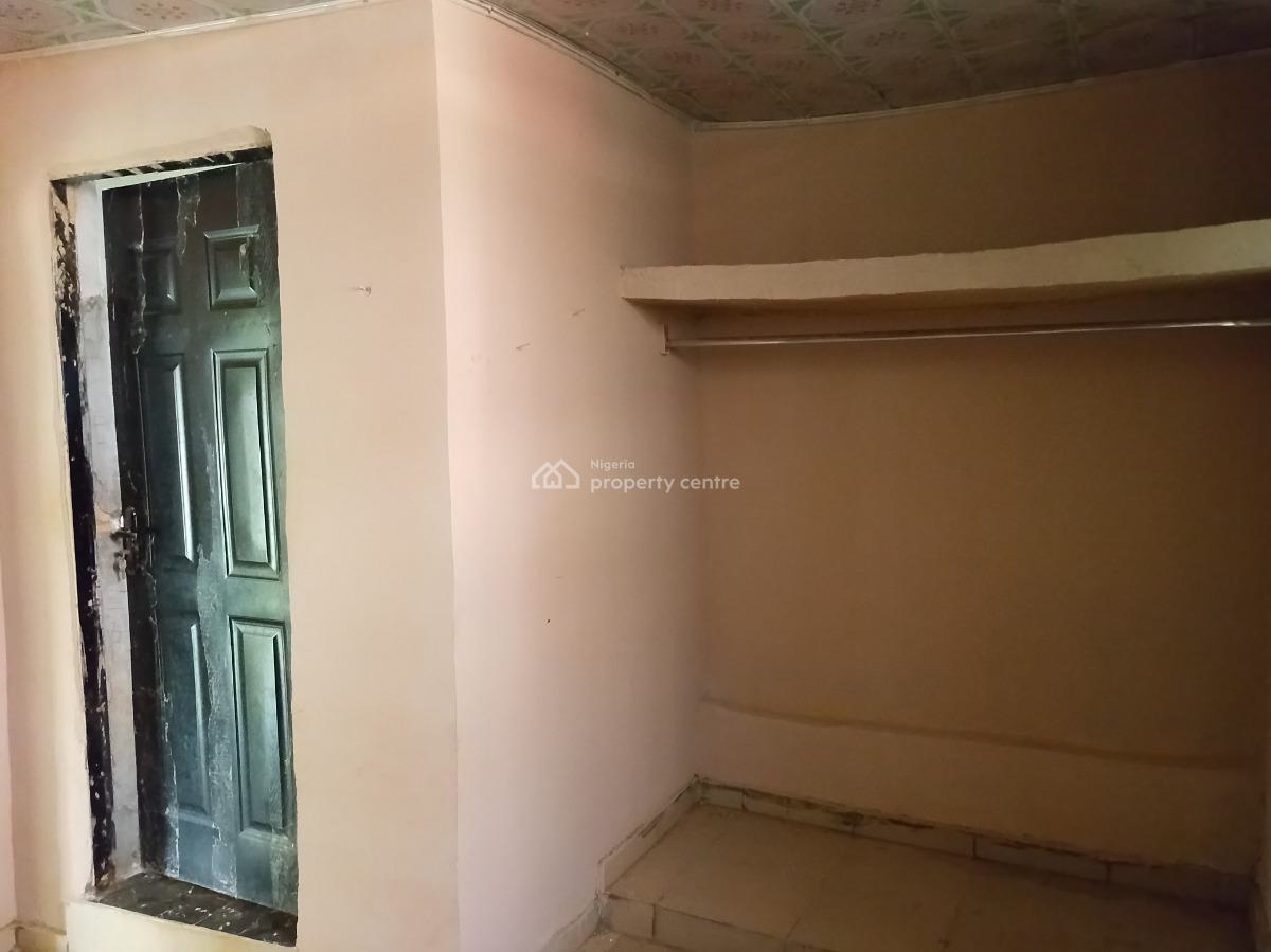 Affordable Massive House, Kobi Makaranta District, Guzape District, Abuja, Detached Bungalow for Rent