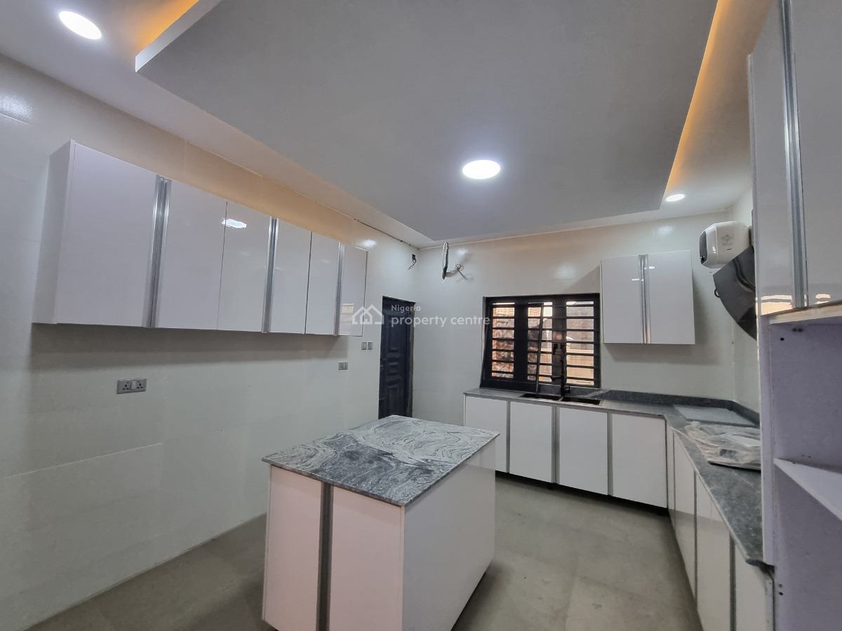 Luxurious 5bedroom Detached Duplex with a 2bed Bq, Magodo, Gra Phase 2, Magodo, Lagos, Detached Duplex for Sale