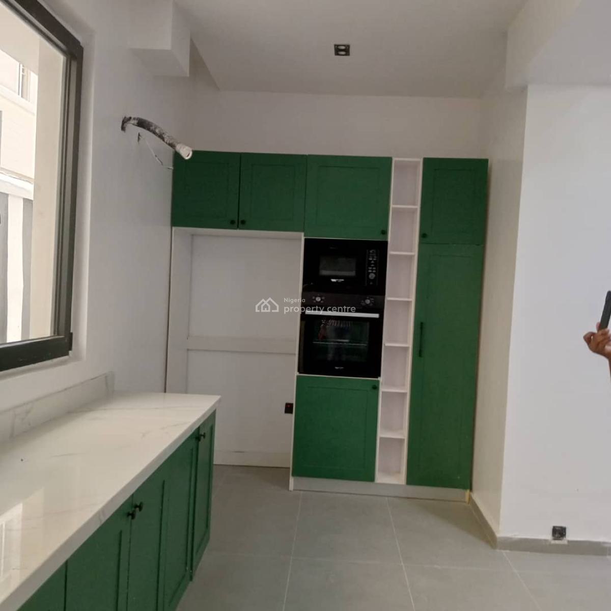 Executive Two(2) Bedroom Maisonette with 1bq in Ikoyi, Bourdilion Ikoyi, Old Ikoyi, Ikoyi, Lagos, Terraced Duplex for Rent