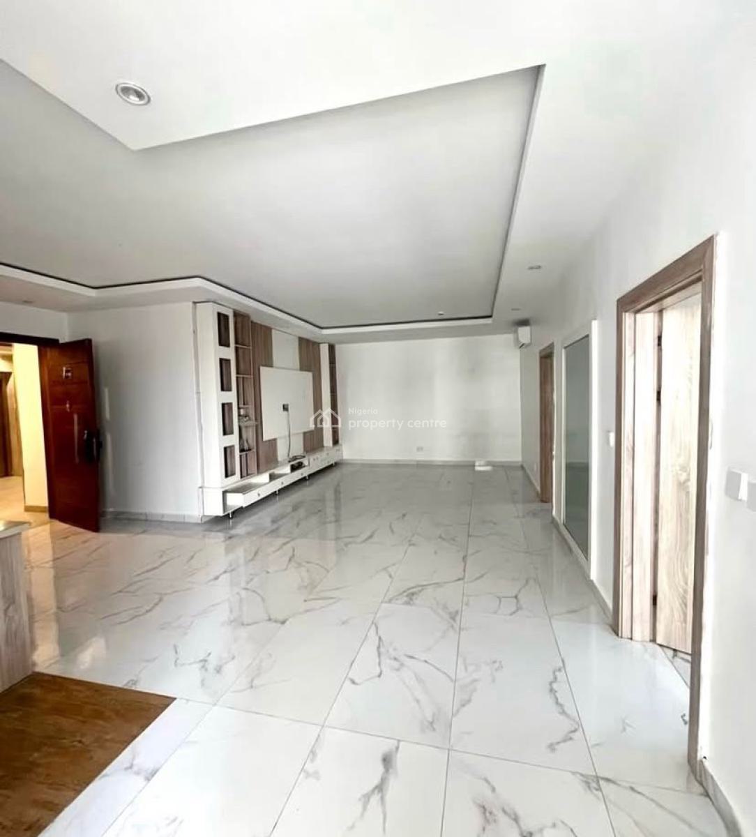 Luxurious High Rise 2 Bedroom Apartment with Elevator, Pool & Gym, Lekki Phase 1, Lekki, Lagos, Flat / Apartment for Rent