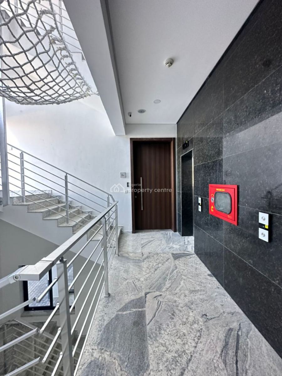 Exquisitely Built 3 Bedroom Apartment with Swimming Pool and Gym, Lekki Phase 1, Lekki, Lagos, Flat / Apartment for Sale