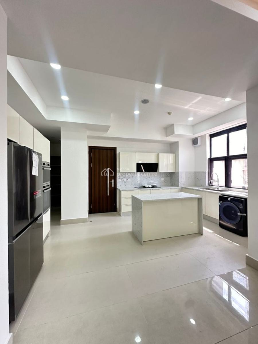 Exquisitely Built 3 Bedroom Apartment with Swimming Pool and Gym, Lekki Phase 1, Lekki, Lagos, Flat / Apartment for Sale