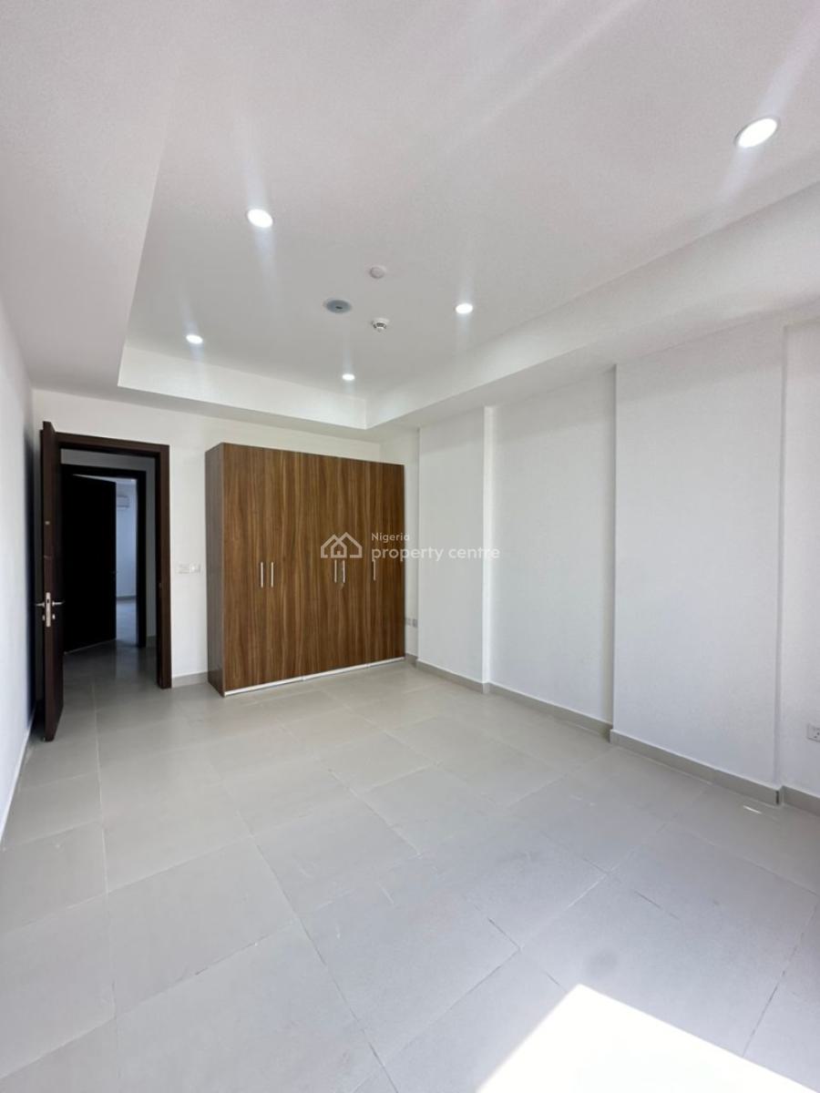 Exquisitely Built 3 Bedroom Apartment with Swimming Pool and Gym, Lekki Phase 1, Lekki, Lagos, Flat / Apartment for Sale