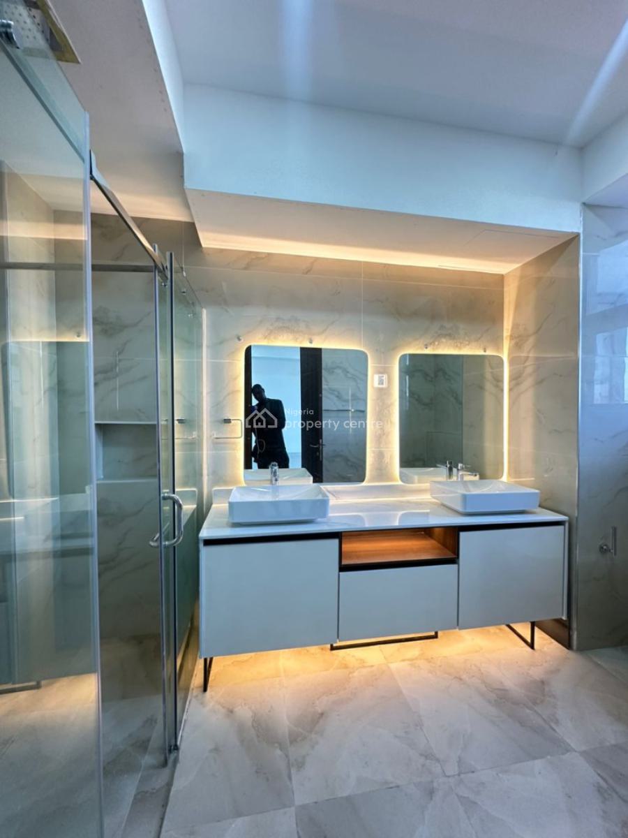 Exquisitely Built 3 Bedroom Apartment with Swimming Pool and Gym, Lekki Phase 1, Lekki, Lagos, Flat / Apartment for Sale