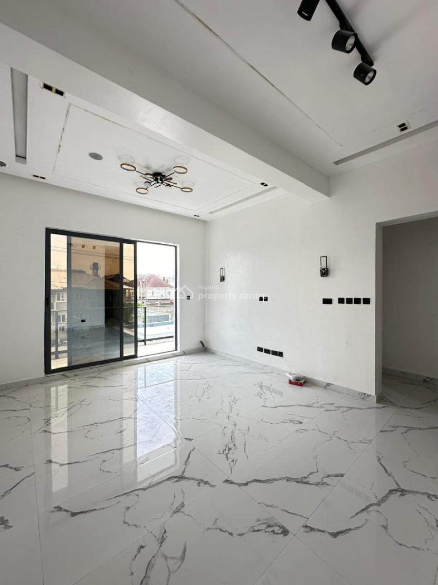 Spacious 3 Bedroom Apartment with an Elevator Suitable for Airbnb, Lekki Phase 1, Lekki, Lagos, Flat / Apartment for Sale