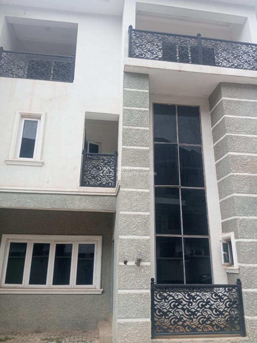 4 Bedroom Terrace Duplex with One Bedroom Servant Quarters., Jahi District., Jahi, Abuja, Terraced Duplex for Sale