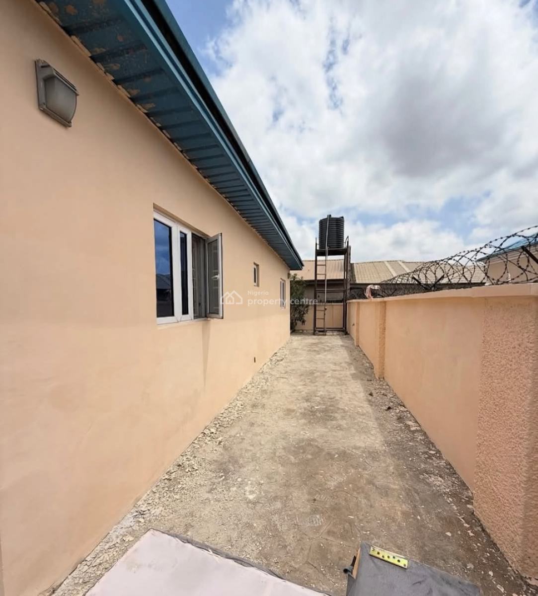 2 Bedroom Semi Detached Bungalow, Life Camp, Abuja, Semi-detached Bungalow for Rent