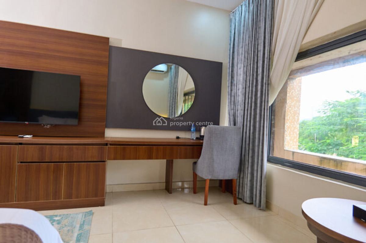 Arcade Executive Room, Opposite Federal High Court, Maitama District, Abuja, Flat / Apartment Short Let