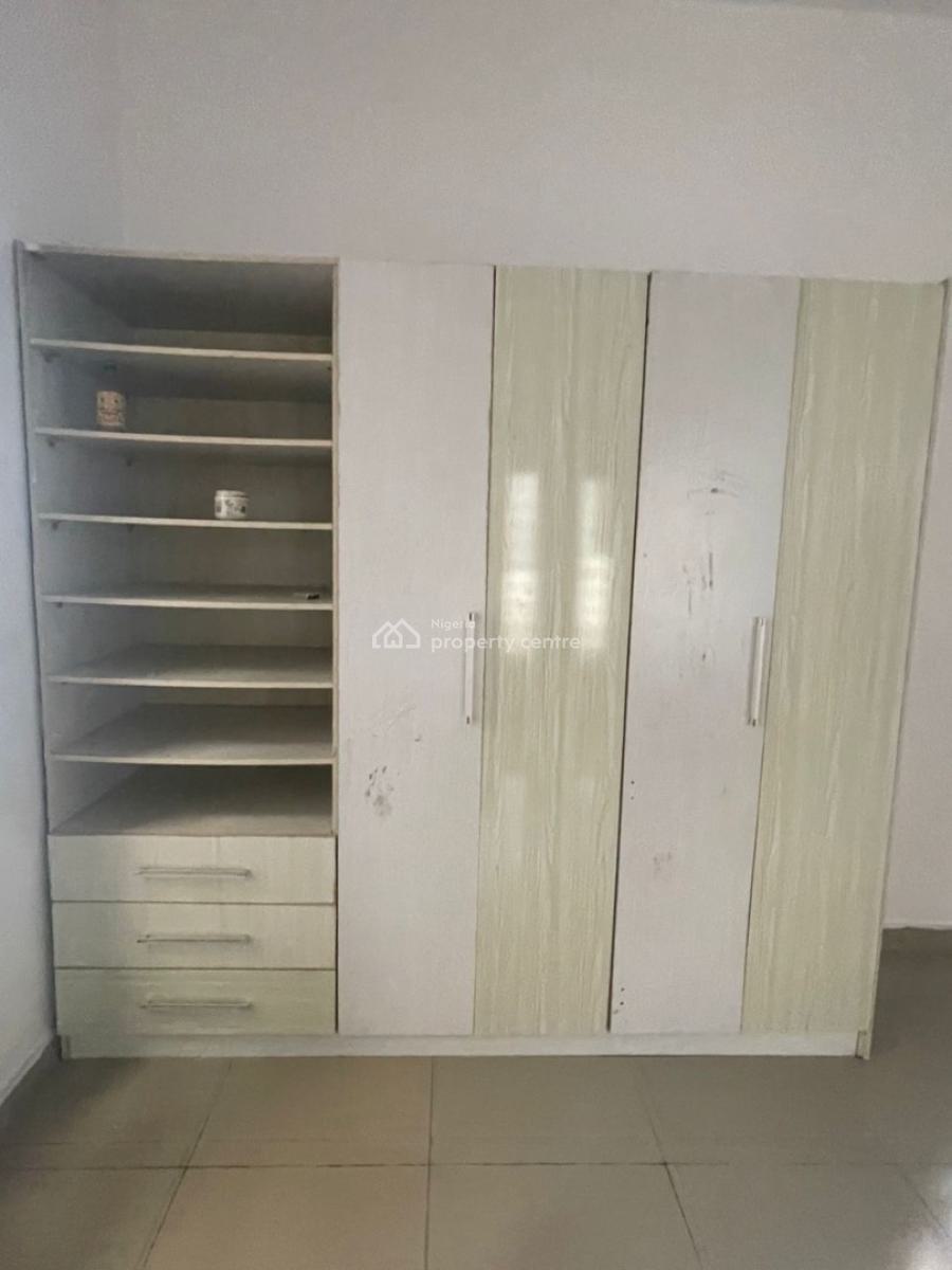 Well Renovated 5 Bedroom Fully Detached with Bq Open Compound, Ikota Lekki Lagos, Ikota, Lekki, Lagos, Detached Duplex for Rent