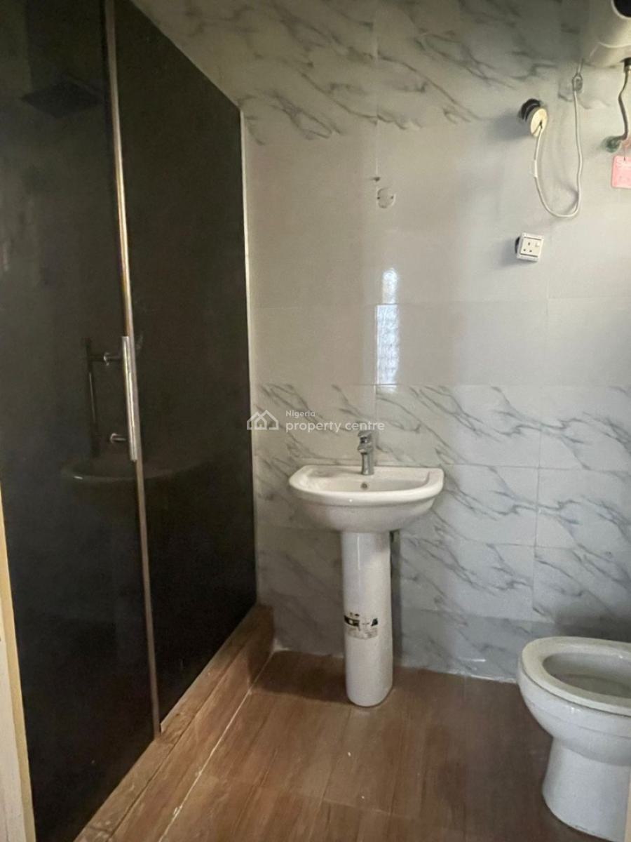 Well Renovated 5 Bedroom Fully Detached with Bq Open Compound, Ikota Lekki Lagos, Ikota, Lekki, Lagos, Detached Duplex for Rent