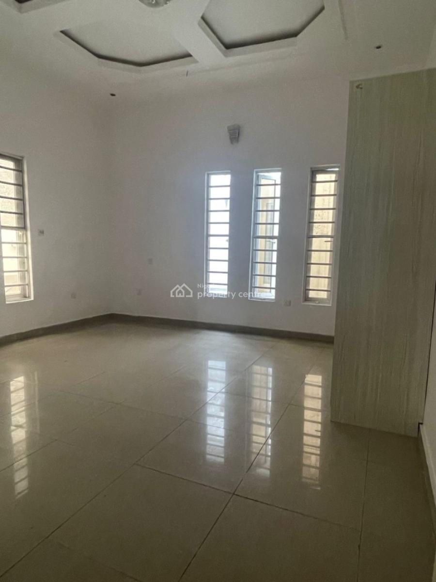 Well Renovated 5 Bedroom Fully Detached with Bq Open Compound, Ikota Lekki Lagos, Ikota, Lekki, Lagos, Detached Duplex for Rent