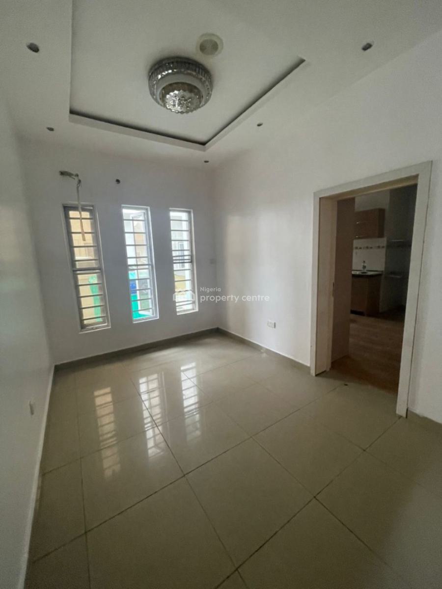 Well Renovated 5 Bedroom Fully Detached with Bq Open Compound, Ikota Lekki Lagos, Ikota, Lekki, Lagos, Detached Duplex for Rent