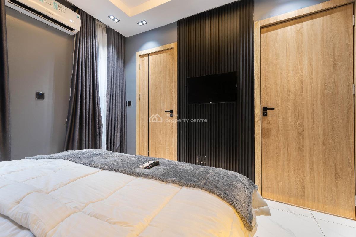 Alexa One Bedroom Apartment with Ps5 and Ceiling Mirror, Ologolo, Ologolo, Lekki, Lagos, Flat / Apartment Short Let