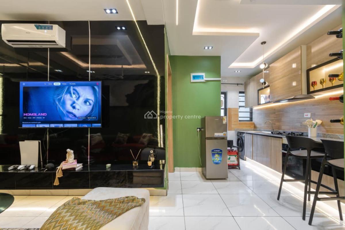 Alexa Control Smart One Bedroom Apartment with Ps5 and Ceiling Mirror, Ologolo, Lekki, Lagos, Flat / Apartment Short Let