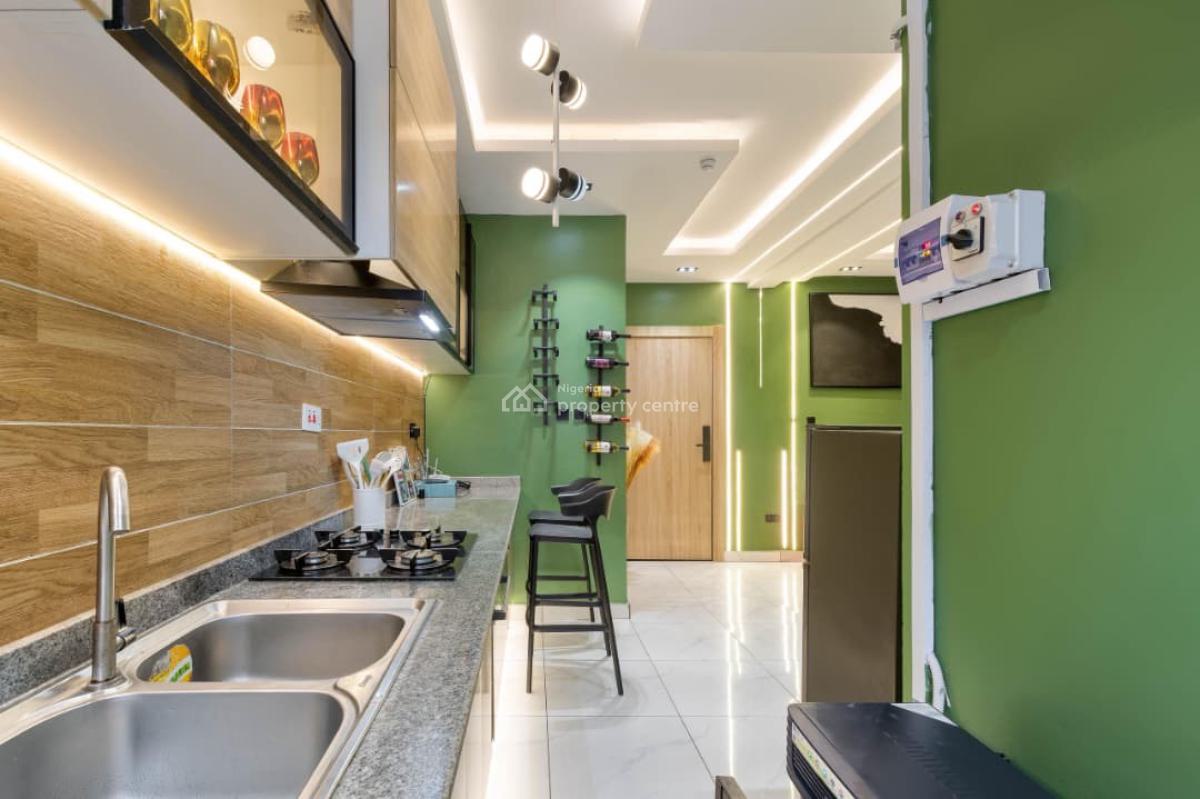 Alexa Control Smart One Bedroom Apartment with Ps5 and Ceiling Mirror, Ologolo, Lekki, Lagos, Flat / Apartment Short Let