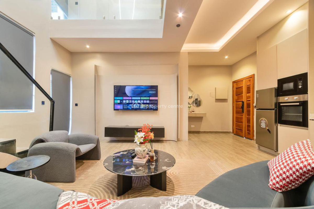 One Bed Loft Apartment with a Pool,gym and Ps5, Edgewater Estate Lekki Right, Lekki, Lagos, Flat / Apartment Short Let