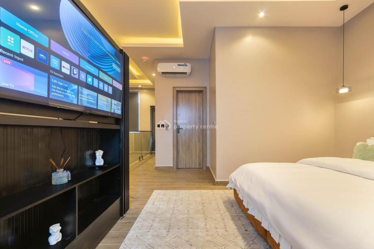 One Bed Loft Apartment with a Pool,gym and Ps5, Edgewater Estate Lekki Right, Lekki, Lagos, Flat / Apartment Short Let