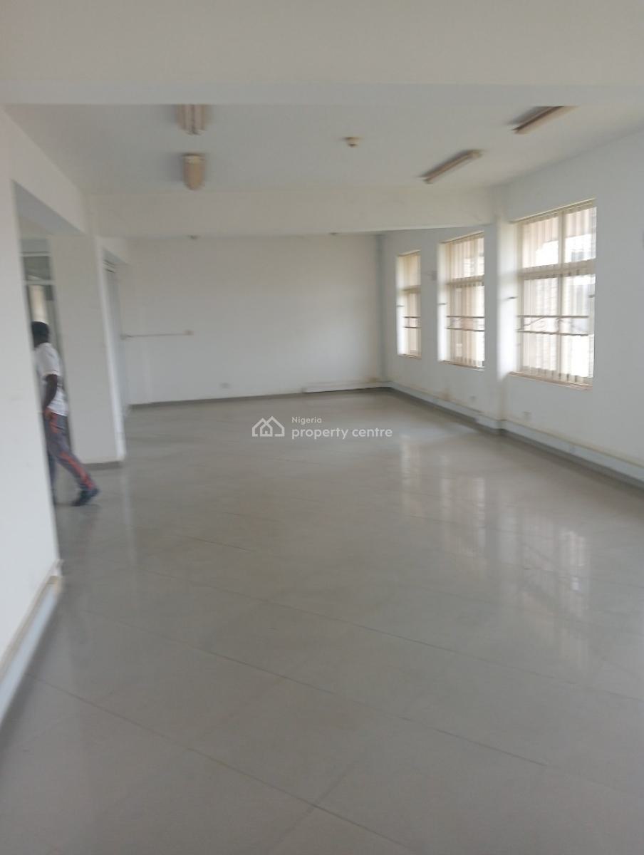 500sqm Office Space Is Now Available, By Ukraine Embassy, Jabi, Abuja, Plaza / Complex / Mall for Rent