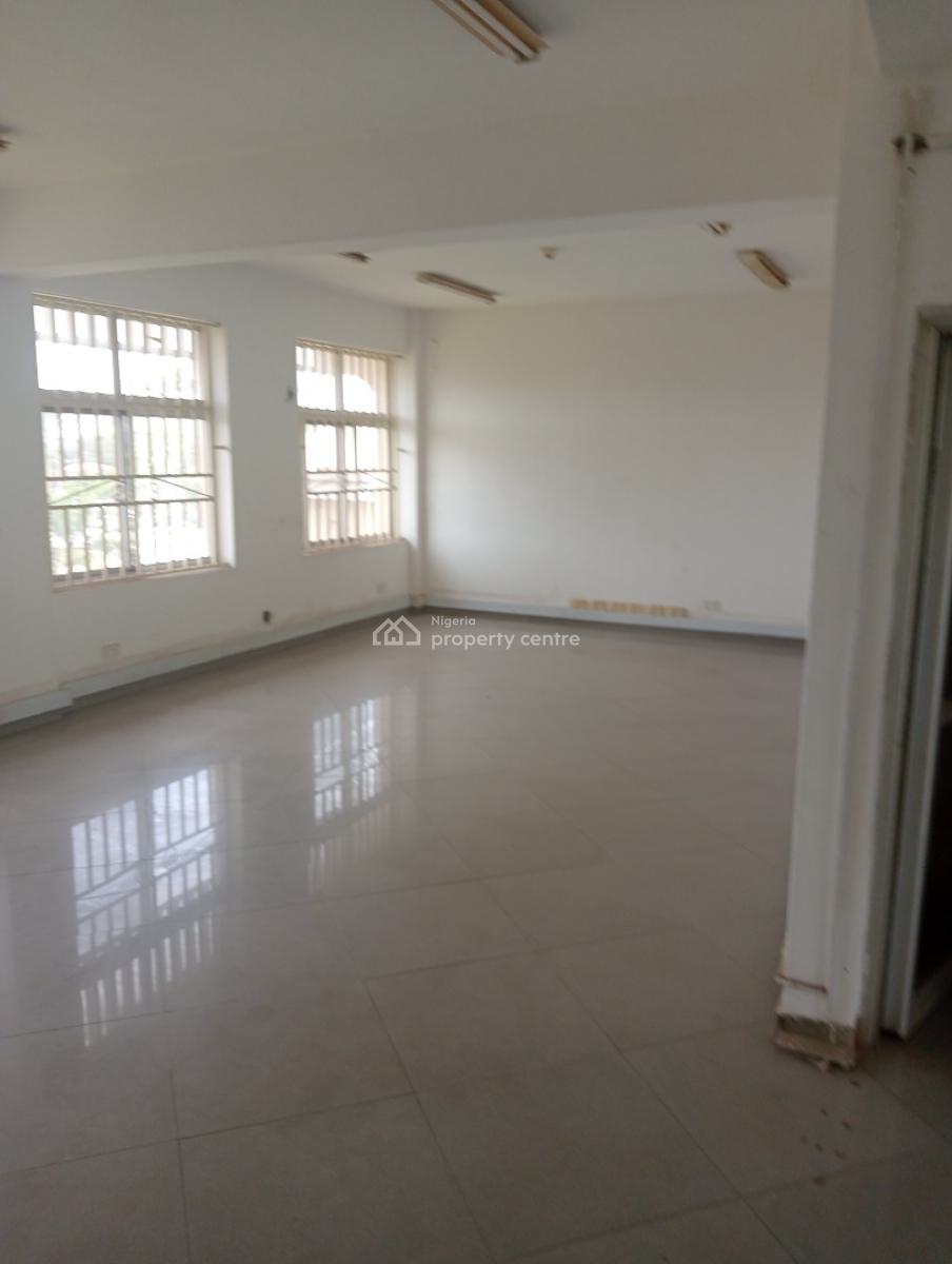 500sqm Office Space Is Now Available, By Ukraine Embassy, Jabi, Abuja, Plaza / Complex / Mall for Rent