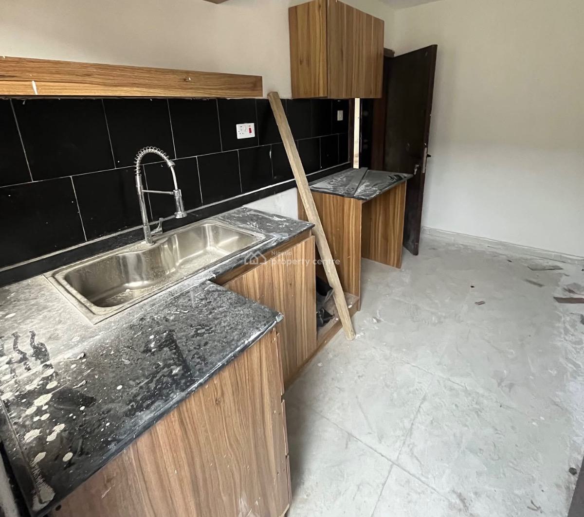 a Brand New Spacious 3 Bedroom with Car Park in a Prime Location, Surulere, Lagos, Flat / Apartment for Rent