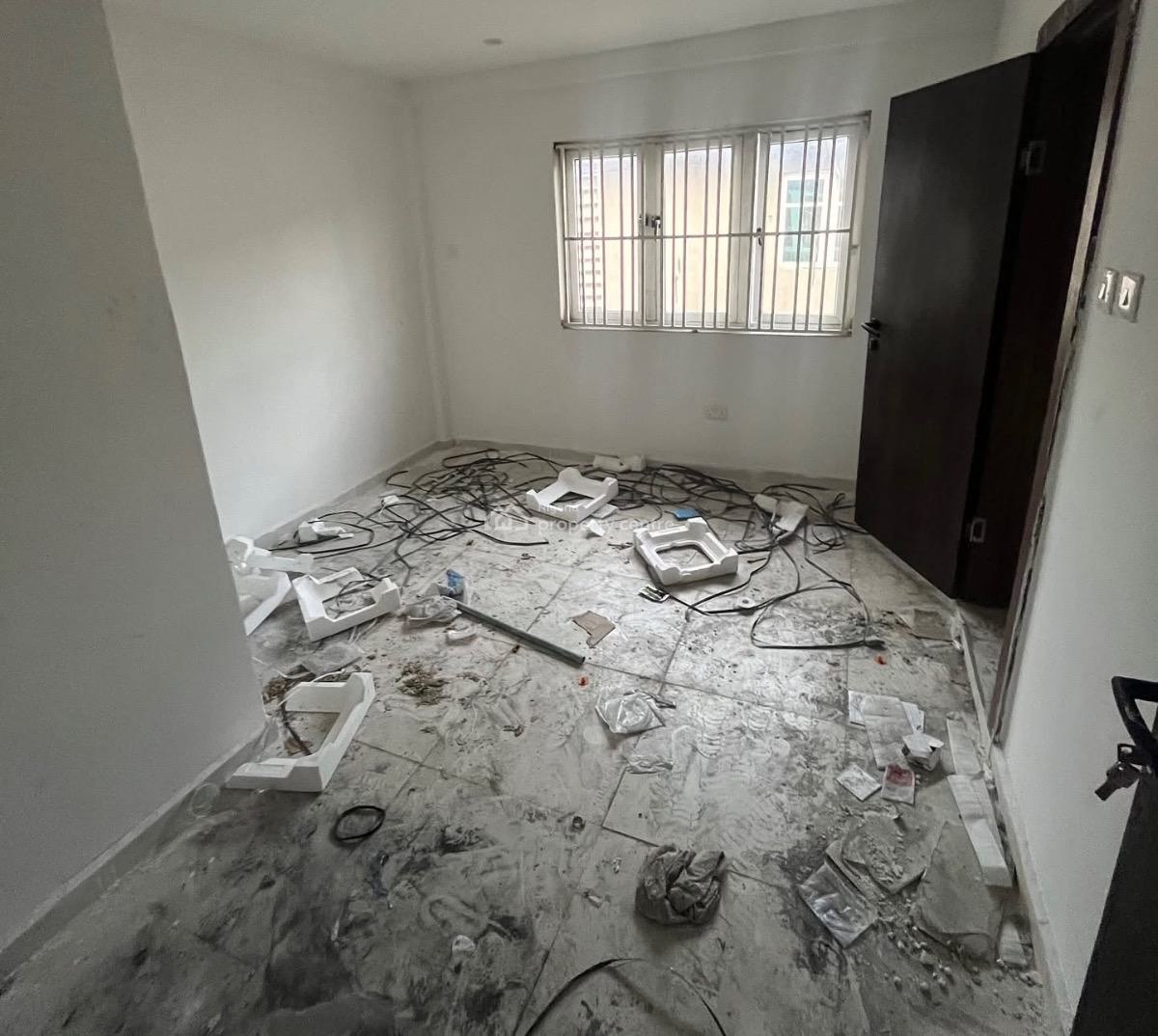 a Brand New Spacious 3 Bedroom with Car Park in a Prime Location, Surulere, Lagos, Flat / Apartment for Rent