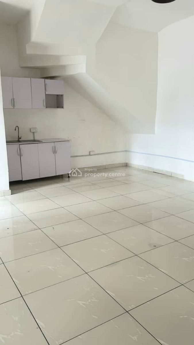 Spacious Studio Apartment with Swimming Pool, Gym, Steady Power Supply, Orchid, Lekki, Lagos, Self Contain (single Rooms) for Rent