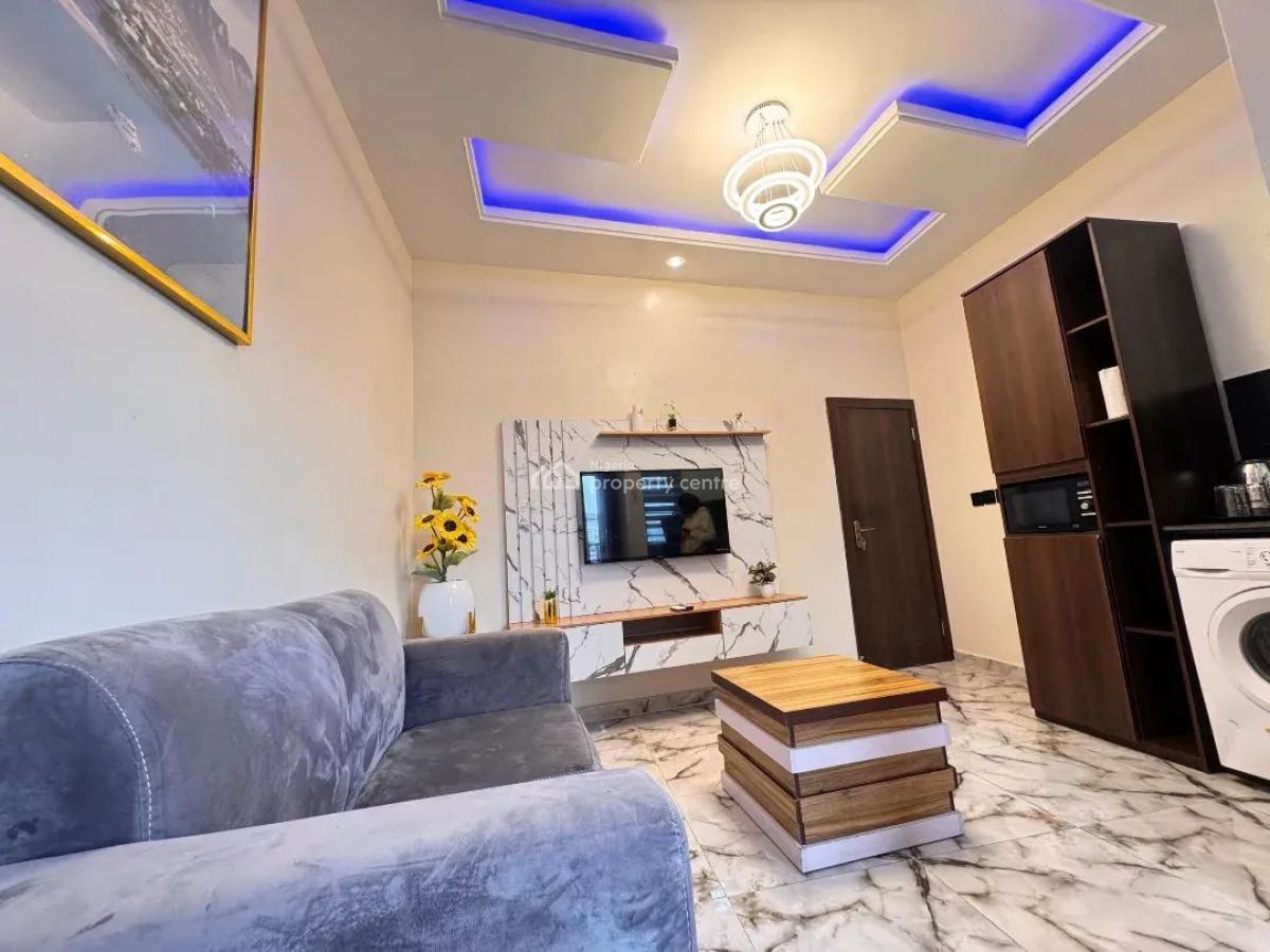 Reserve Our 1-bedroom Unit Available for Your Quality Staycation, Sangotedo, 4 Minutes Drive to Novare Mall, Sangotedo, Ajah, Lagos, Mini Flat (room and Parlour) Short Let