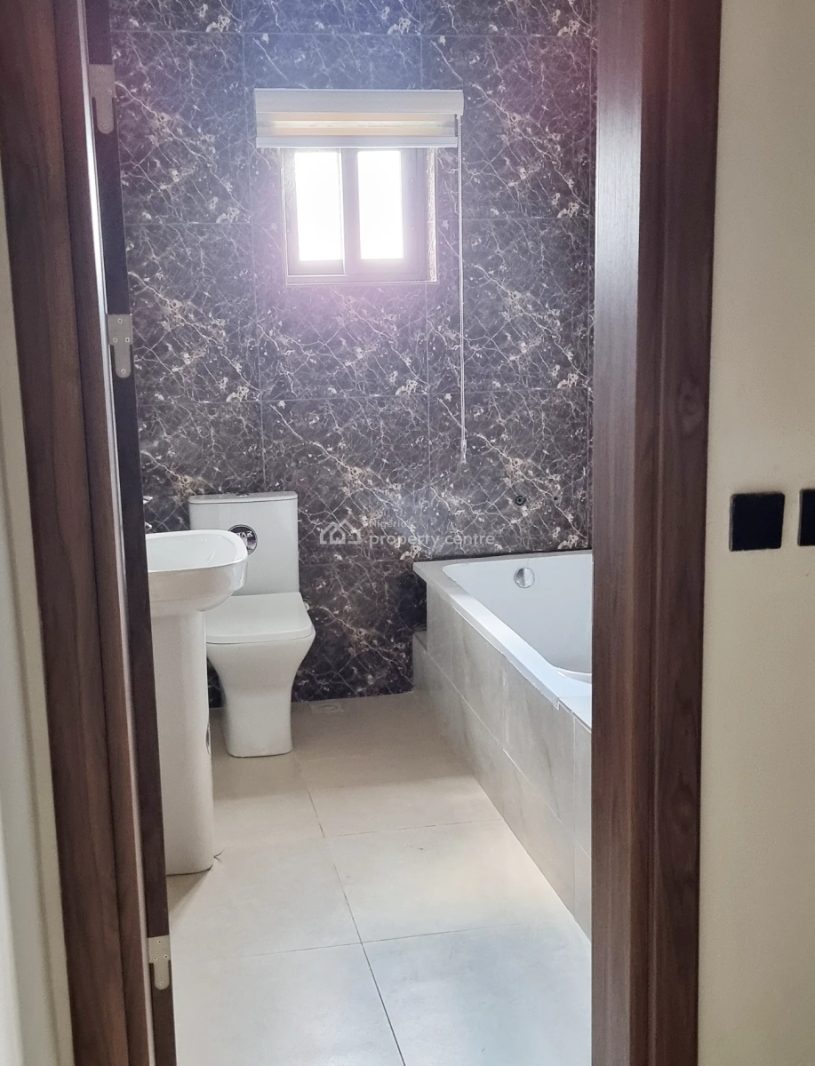 5 Bedroom Semi-detached Duplex  Features: Ante Room Living Ro, Mabushi, Abuja, House for Sale