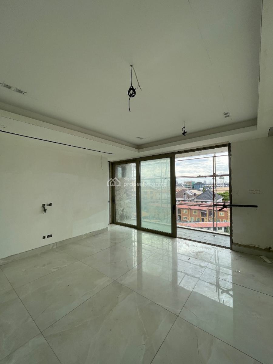 Massive 4 Bedroom Maisonnette Duplex in a Secure Environment, Lekki Phase 1, Lekki, Lagos, Block of Flats for Sale