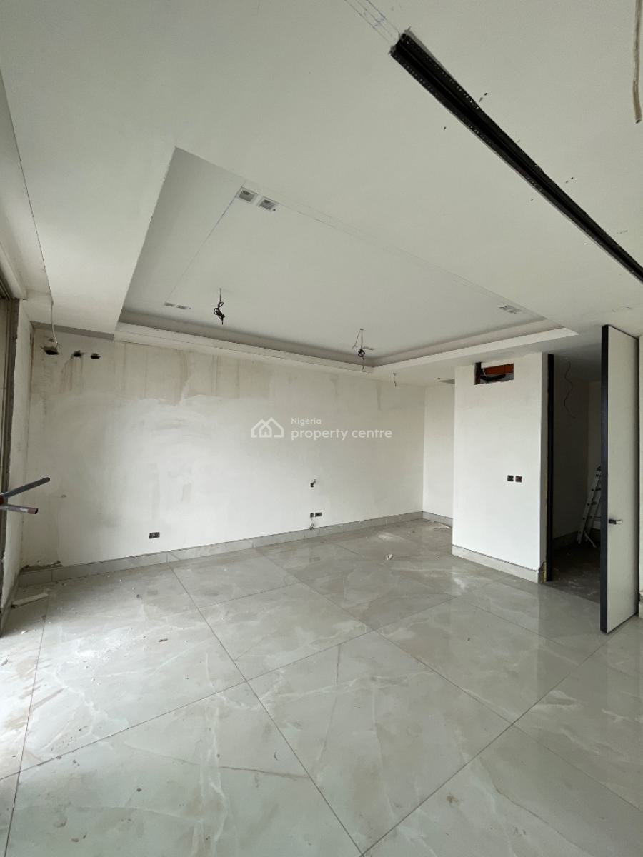 Massive 4 Bedroom Maisonnette Duplex in a Secure Environment, Lekki Phase 1, Lekki, Lagos, Block of Flats for Sale