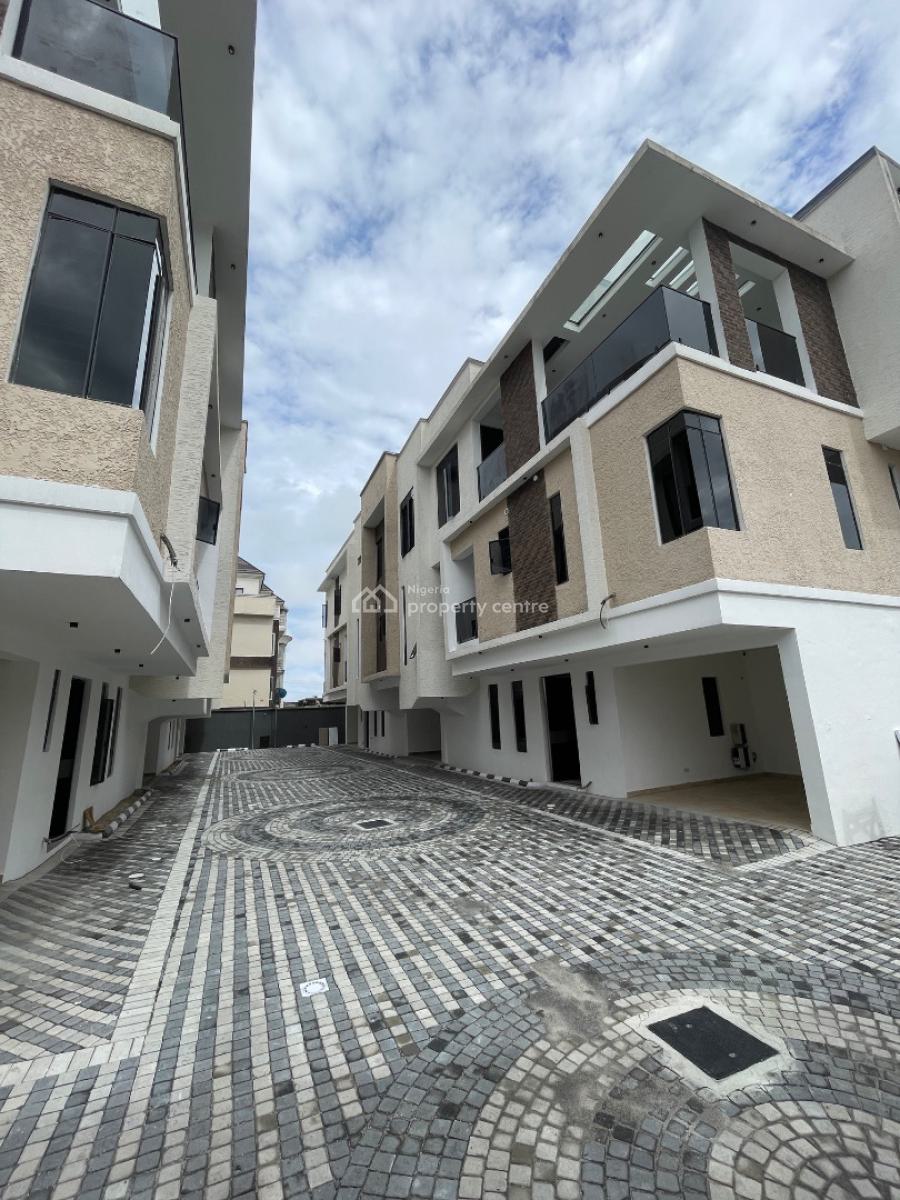 Beautiful 4 Bedroom Pent House in a Secure Environment, Lekkki Phase 1, Lekki, Lagos, Flat / Apartment for Sale