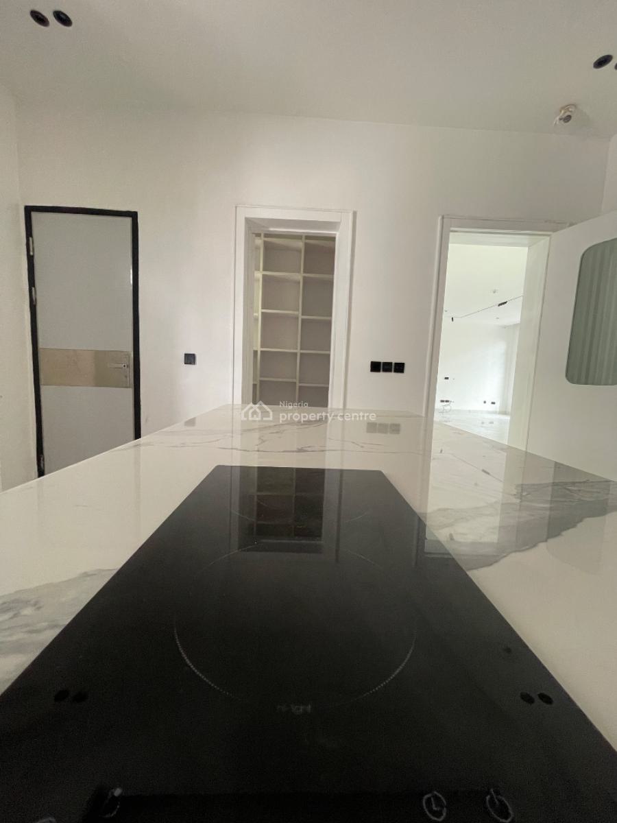 Beautiful 4 Bedroom Pent House in a Secure Environment, Lekkki Phase 1, Lekki, Lagos, Flat / Apartment for Sale