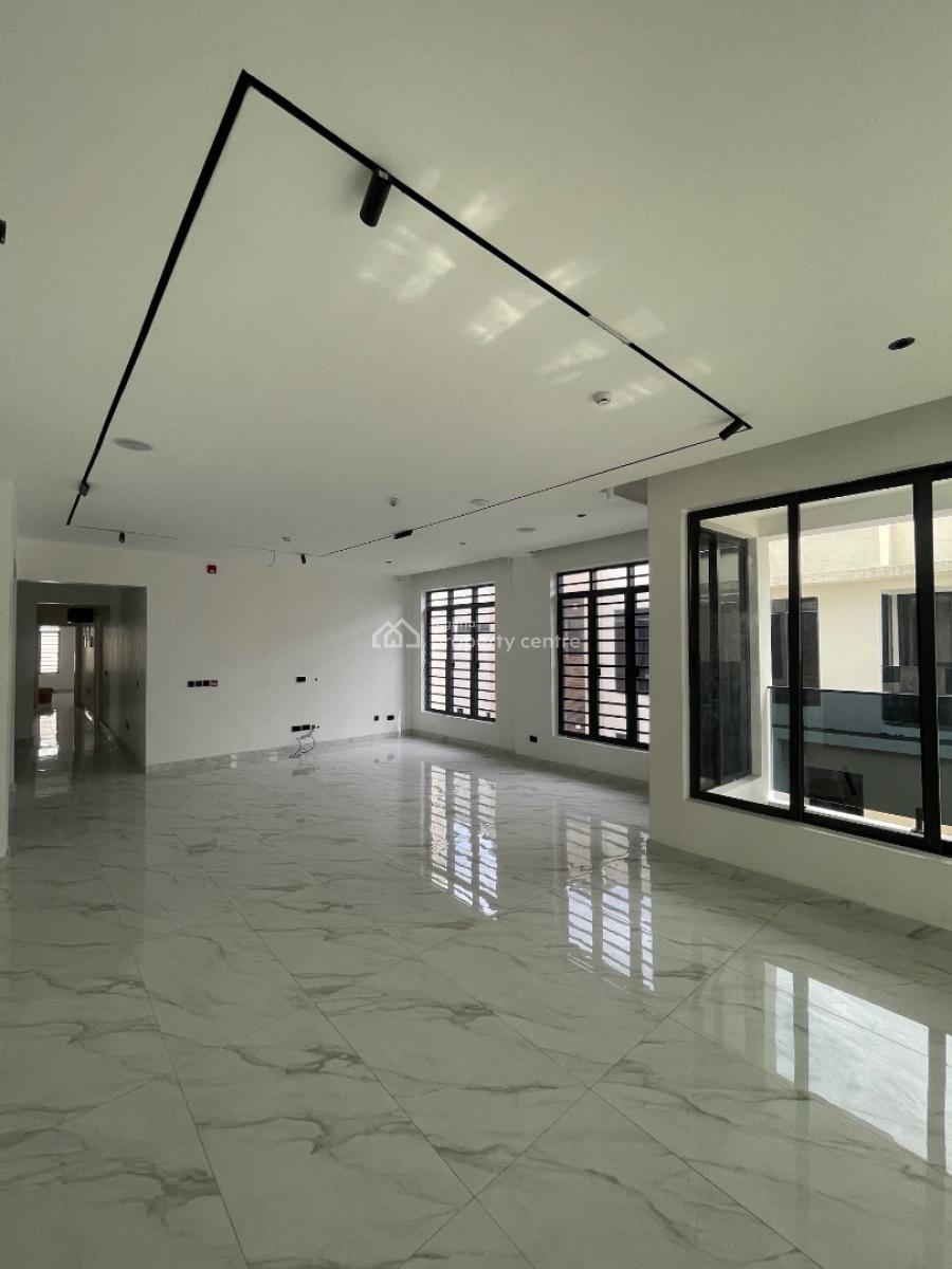 Beautiful 4 Bedroom Pent House in a Secure Environment, Lekkki Phase 1, Lekki, Lagos, Flat / Apartment for Sale