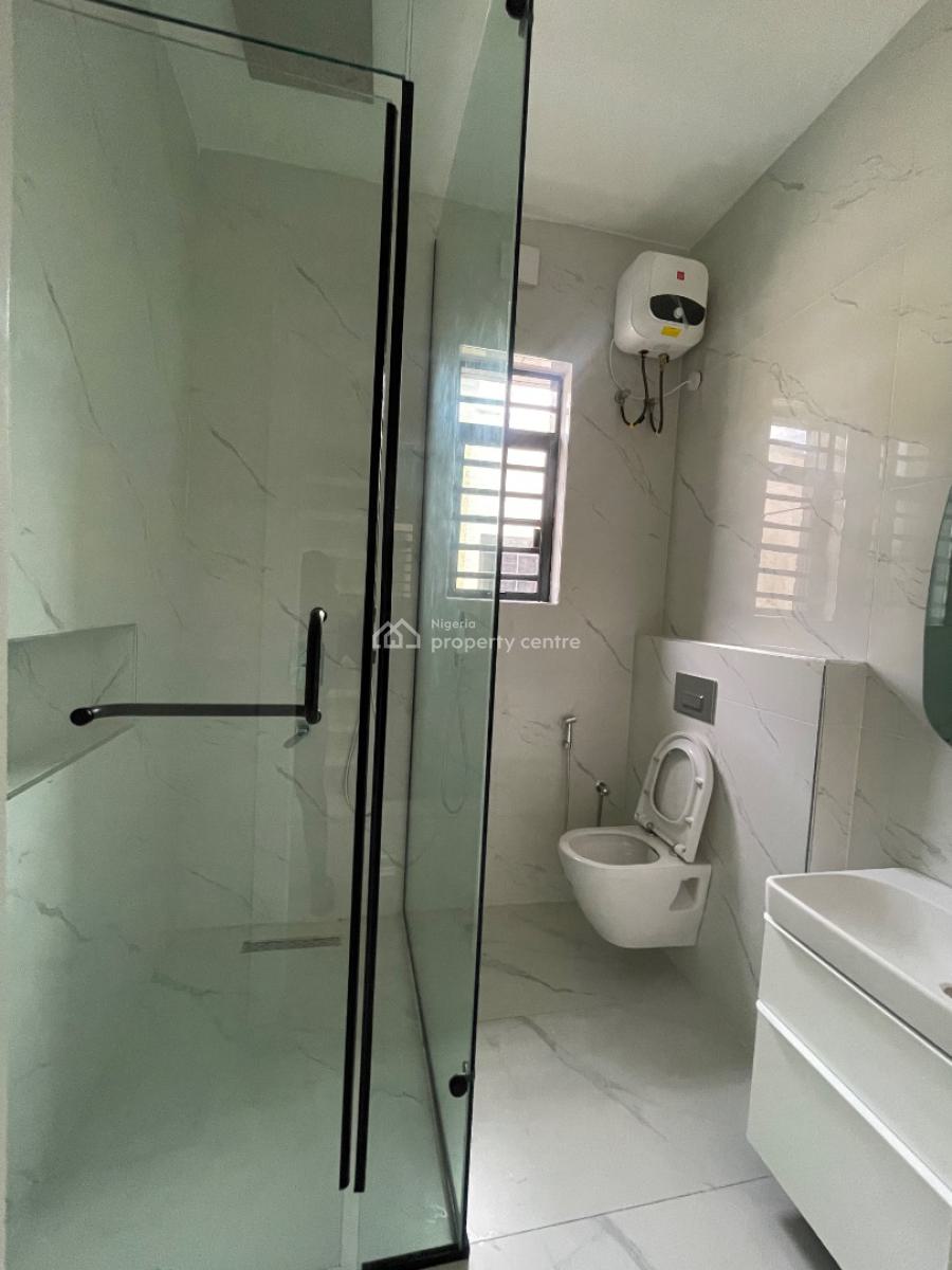 Beautiful 4 Bedroom Pent House in a Secure Environment, Lekkki Phase 1, Lekki, Lagos, Flat / Apartment for Sale