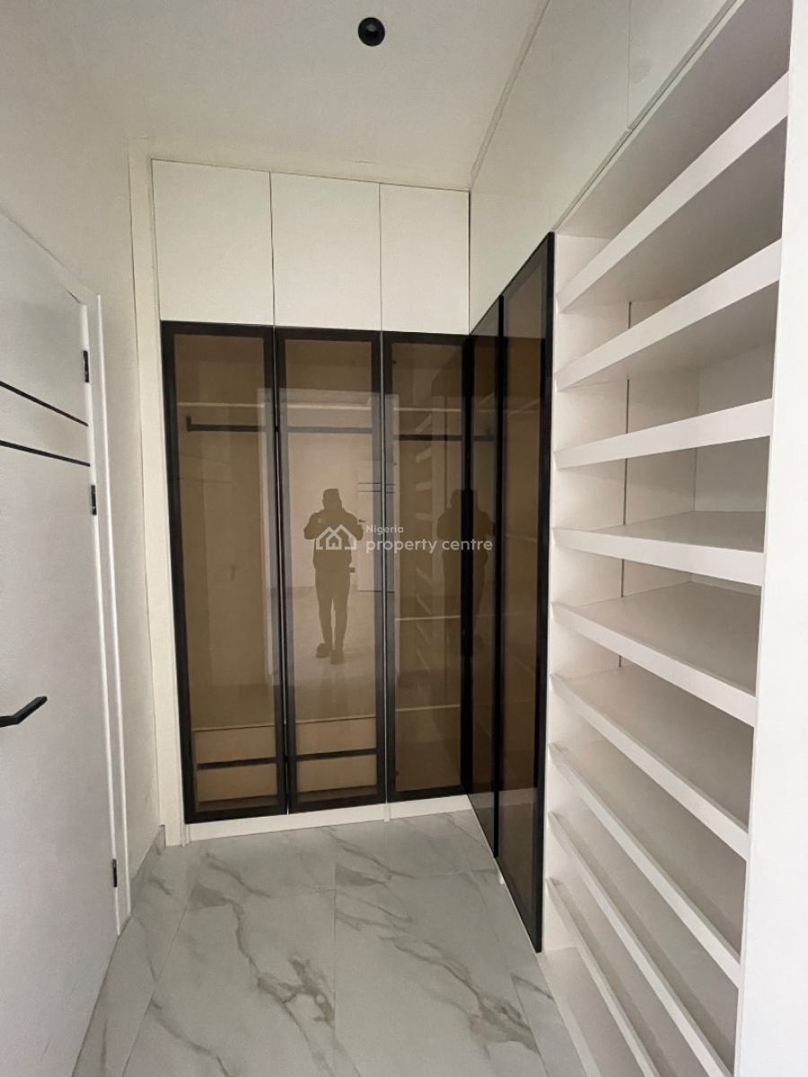 Beautiful 4 Bedroom Pent House in a Secure Environment, Lekkki Phase 1, Lekki, Lagos, Flat / Apartment for Sale