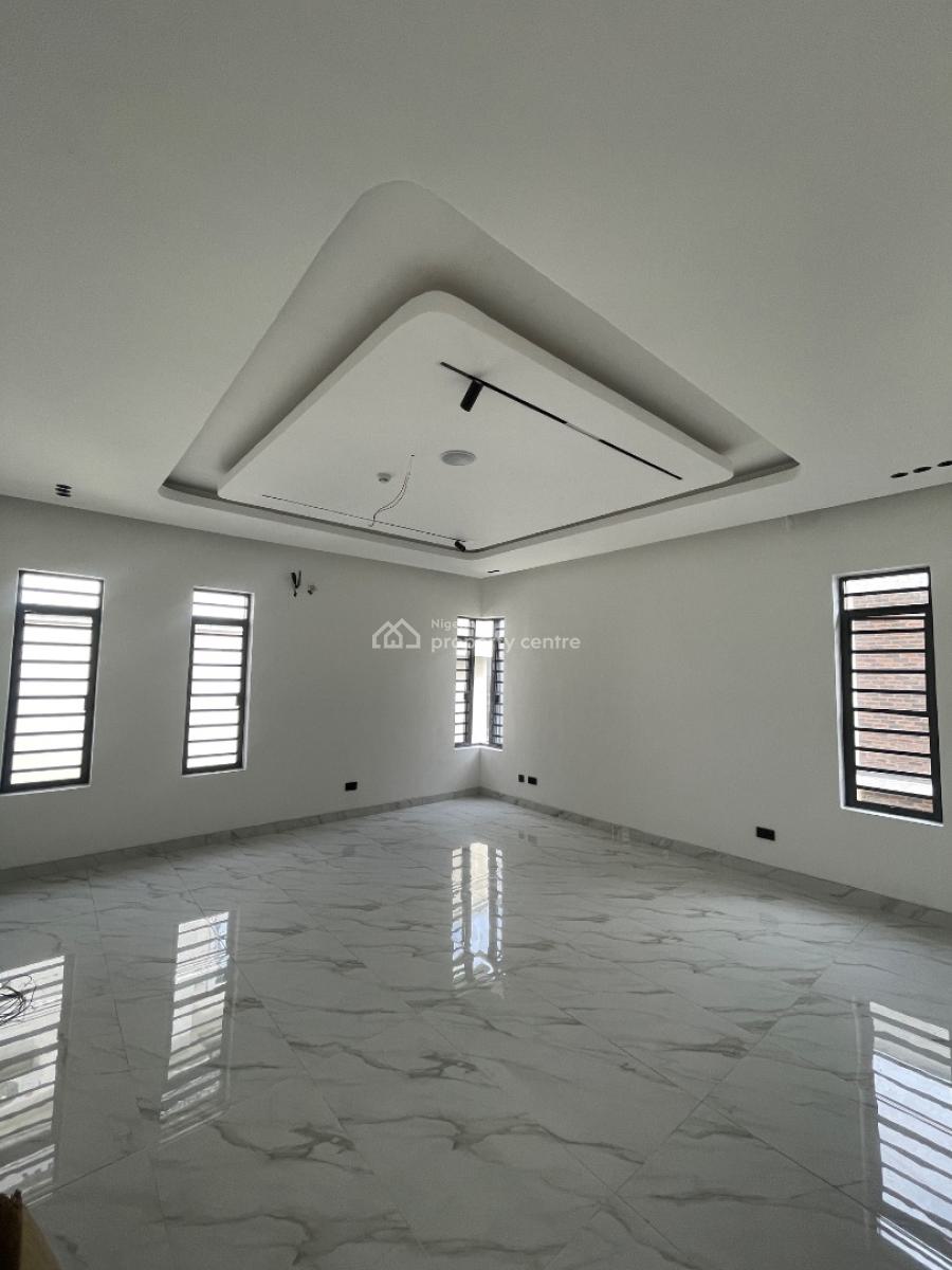 Beautiful 4 Bedroom Pent House in a Secure Environment, Lekkki Phase 1, Lekki, Lagos, Flat / Apartment for Sale