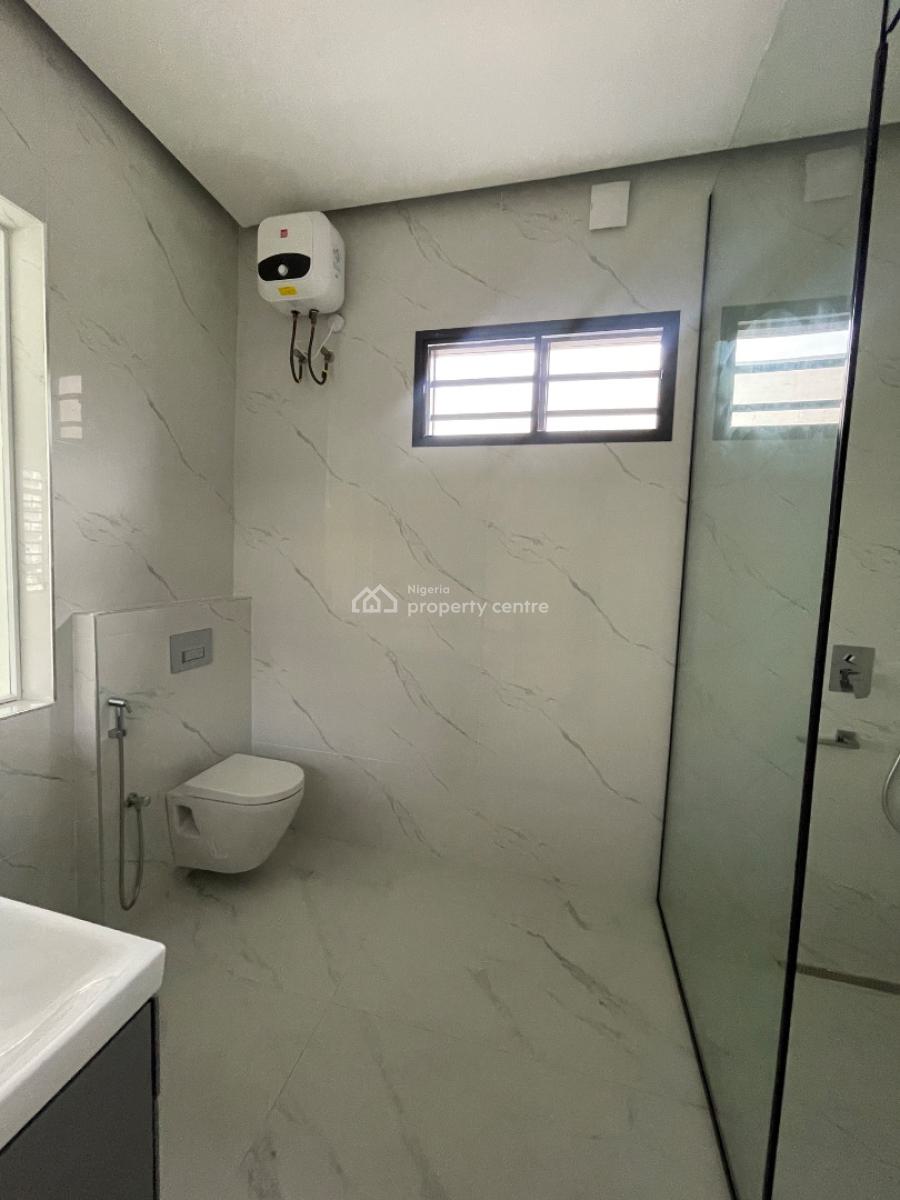 Beautiful 4 Bedroom Pent House in a Secure Environment, Lekkki Phase 1, Lekki, Lagos, Flat / Apartment for Sale